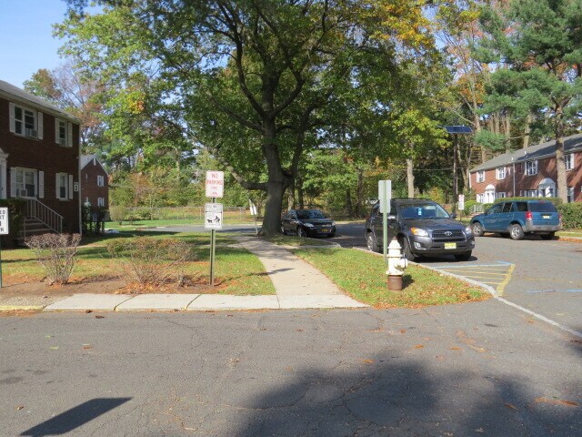 Building Photo - 15A Carolyn Ter