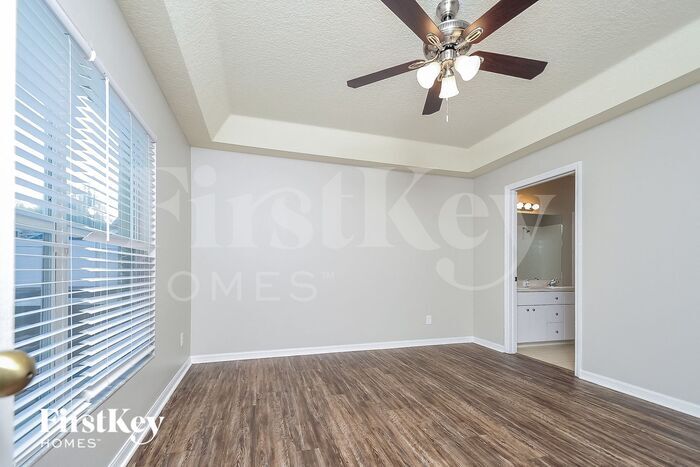 Building Photo - 10904 Peppersong Dr