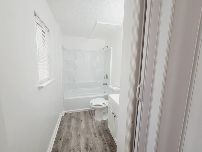 Building Photo - 5800 Japonica Ct