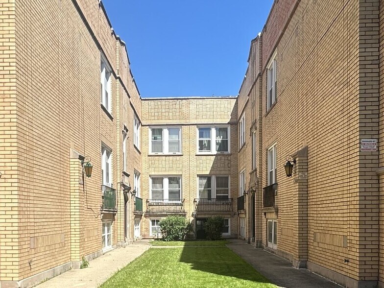Primary Photo - 5819 N Saint Louis Ave