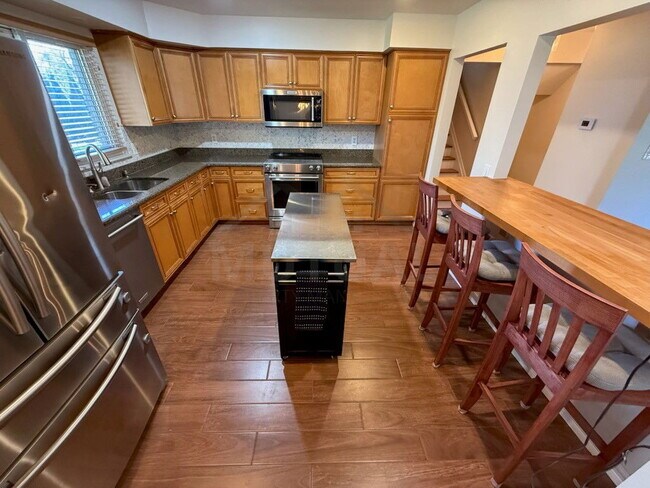 Building Photo - 26264 Greythorne Trail