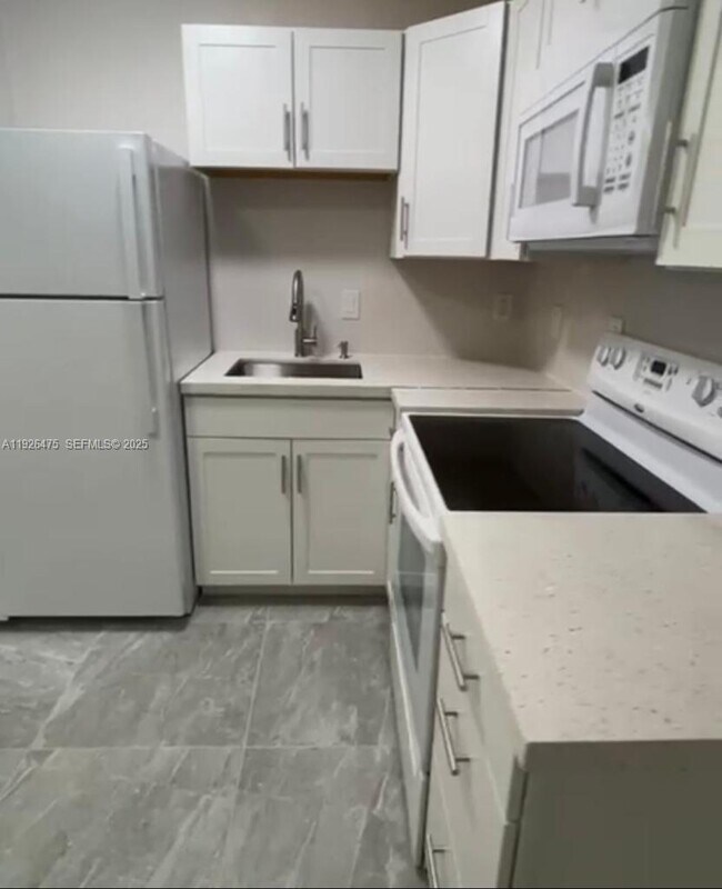 Building Photo - 3771 SW 1st St