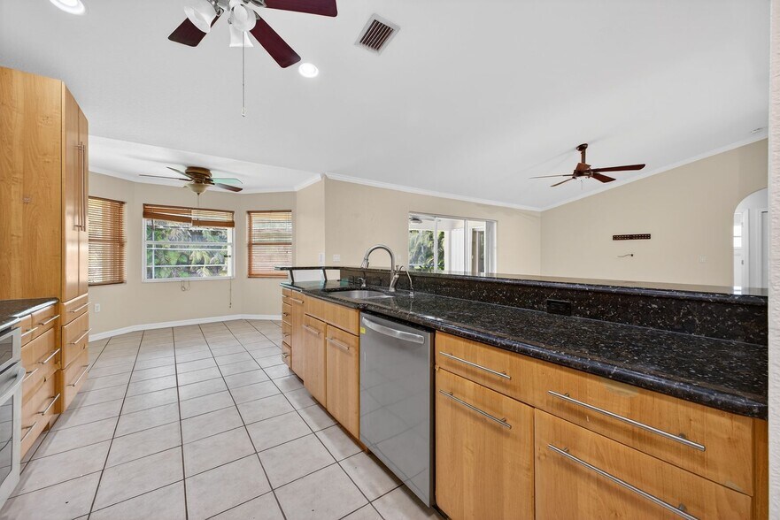 Building Photo - Charming 3-Bedroom Home with Private Pool in Buckingham Air Park