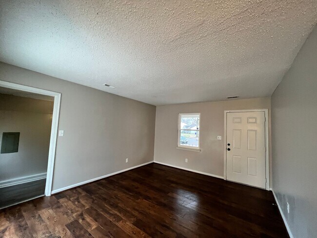 Building Photo - Four bedroom home in Norfolk - Beautiful Backyard