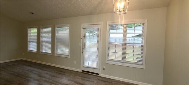 Building Photo - 420 Shenandoah Ct