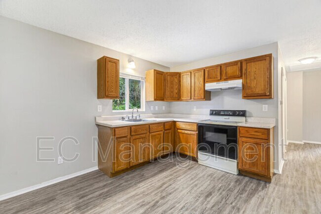 Building Photo - 263 Connolly Dr
