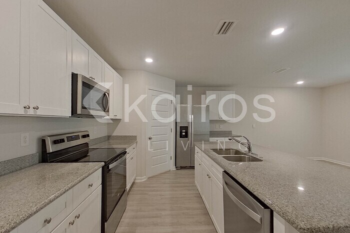 Building Photo - 4702 Malay Cir