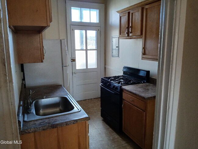Building Photo - 1826 3rd Ave