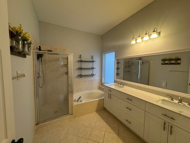 Building Photo - 1251 Oakwater Dr