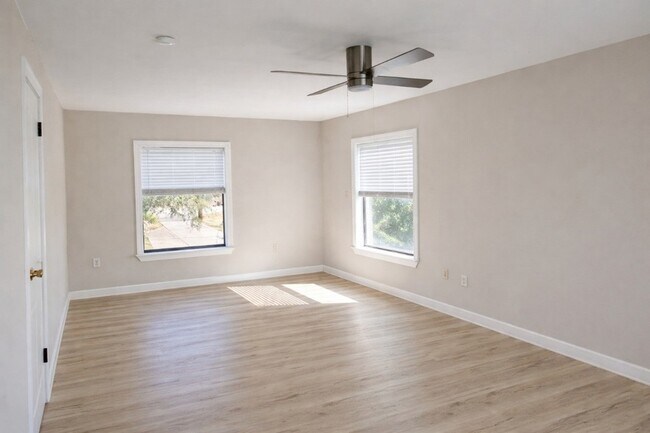 Building Photo - 5315 Bayway Dr