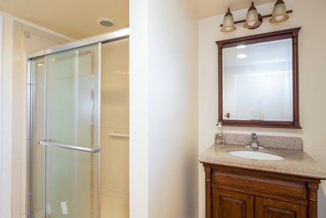 shower bath and vanity - 6 Helen Pl