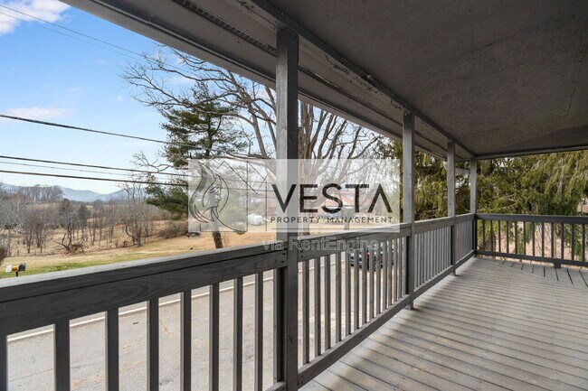 Building Photo - 2383 Dutch Cove Rd