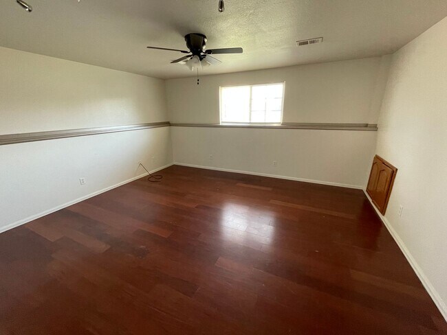 Building Photo - Charming 4-Bedroom, 3-Bathroom Home in West Greeley