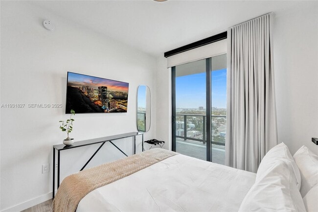 Building Photo - 580 72nd St