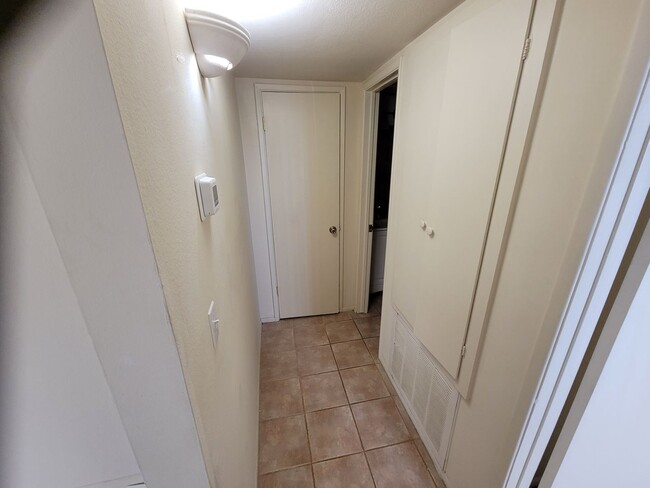 Building Photo - 1805 Bimini Ln