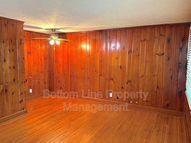 Building Photo - 3128 Creighton Dr