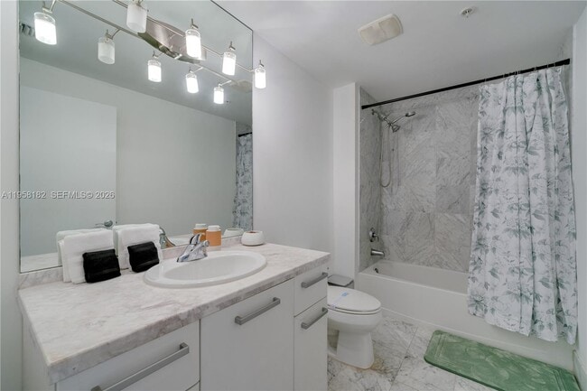 Building Photo - 253 NE 2nd St