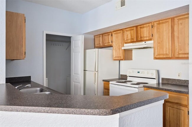 Building Photo - 6071 Westgate Dr