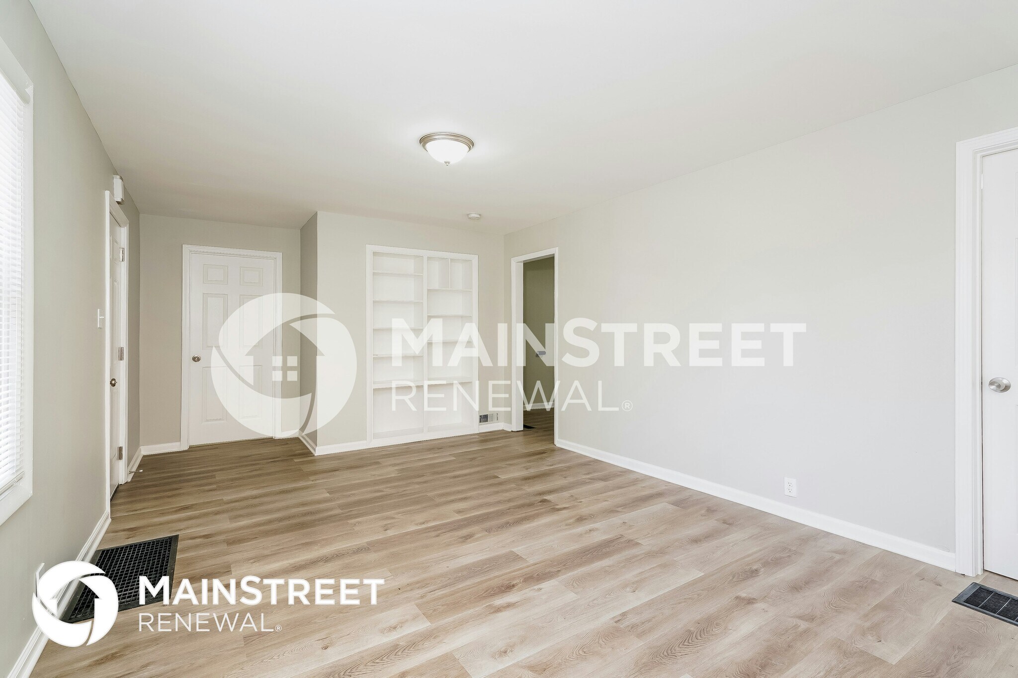 Building Photo - 340 S Dearborn St