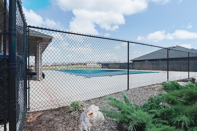 Building Photo - 4701 Apatite Bluff Dr