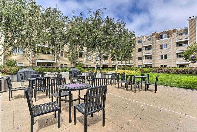 Building Photo - COMING SOON!!! BEAUTIFUL 1BD/1BA CONDO IN EMERYVILLE CA