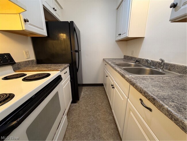 Building Photo - 4107 Orchard Dale Dr NW