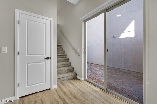 Building Photo - 1749 S Desert Foothills Dr