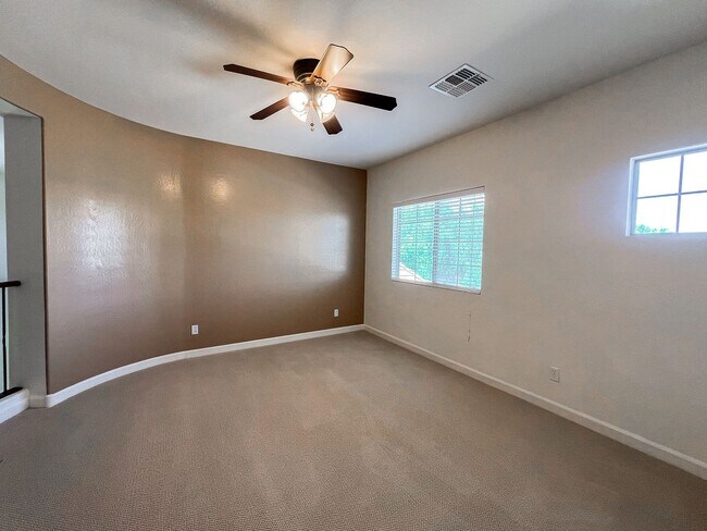 Building Photo - 4 Bed + Office | 3 Bath | 3-Car Garage | E...