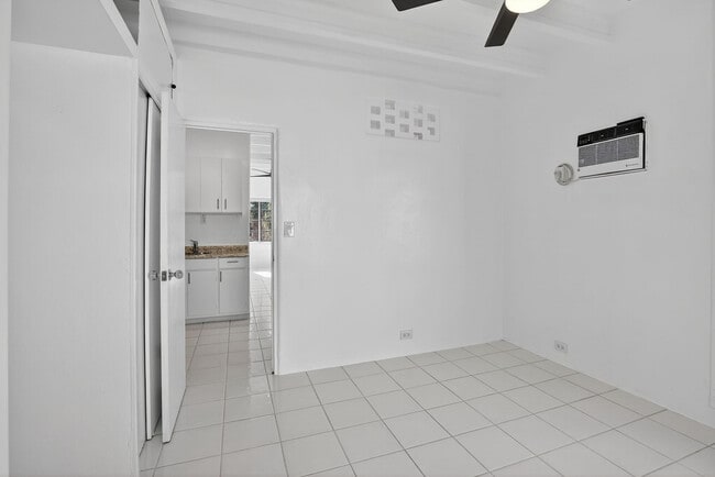 Building Photo - 501 SW 5th St