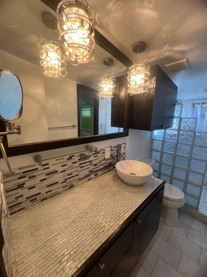 Building Photo - 1808 N Broadway St