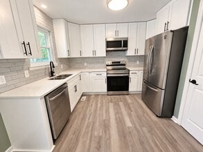 Building Photo - 492 Foster Dr