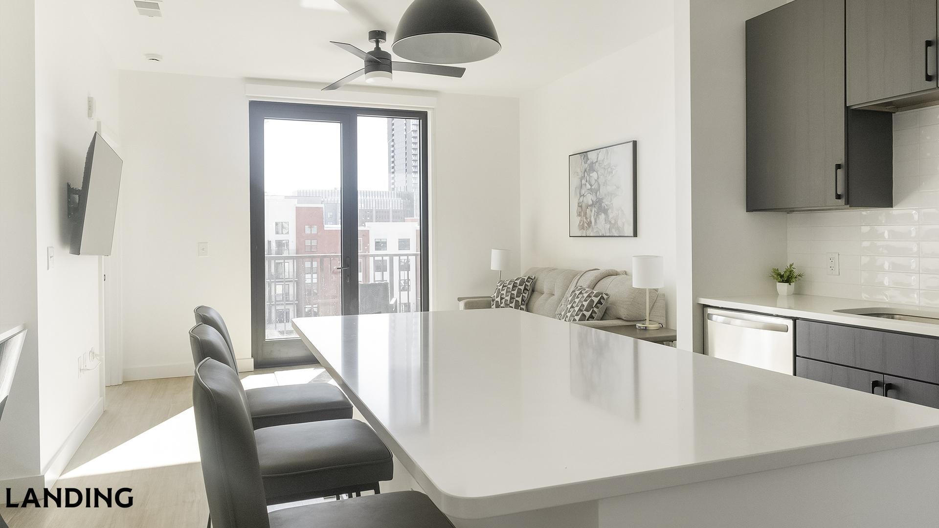 Building Photo - 1007 S Mint St