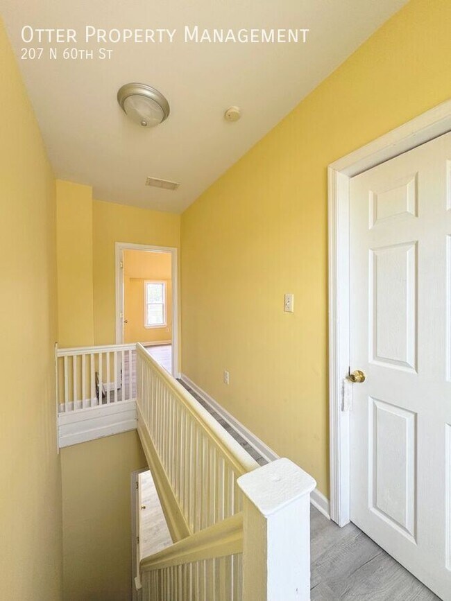 Building Photo - 207 N 60th St