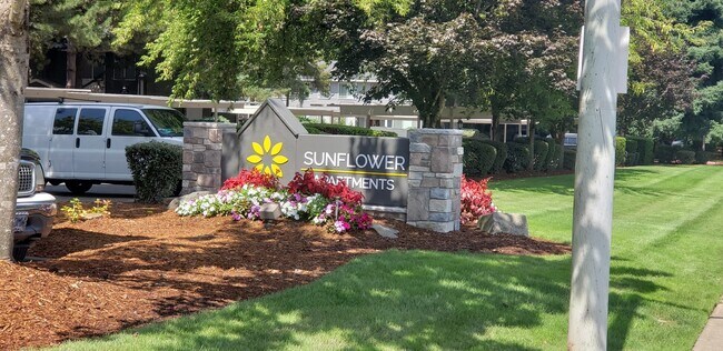 Building Photo - Two Bedroom, One Bath, 2nd Floor - End of Winter Special - Second Month Free!