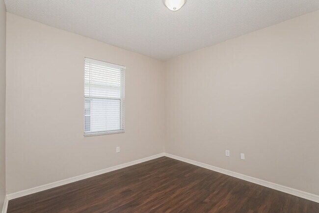 Building Photo - 10349 Tecoma Dr