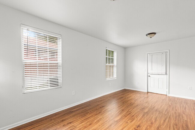 Building Photo - 2788 Lancaster Dr