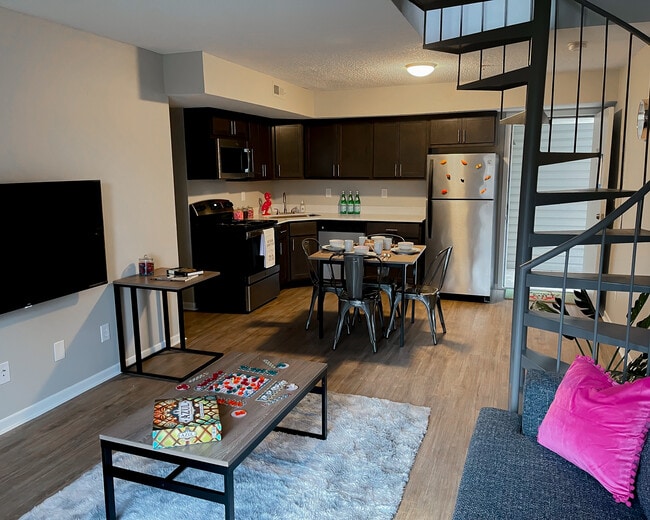 Floorplan - 202 E Chalmers St