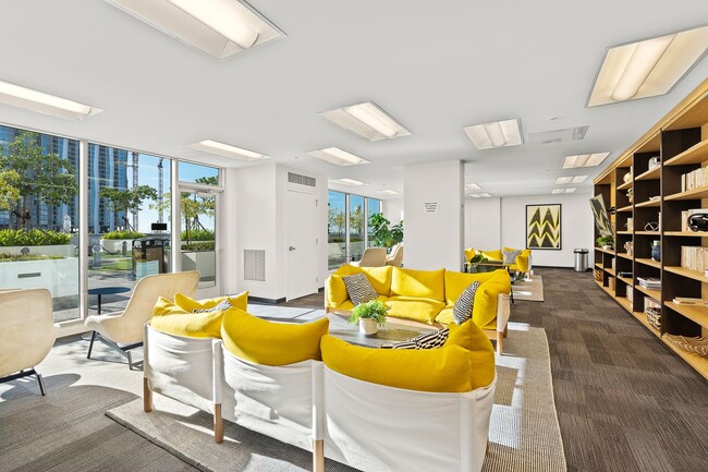 Building Photo - Available 8/28 – Modern 1-Bedroom in Ward ...