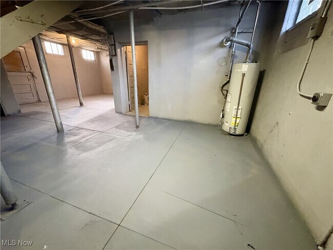 Building Photo - 607 Copley Rd