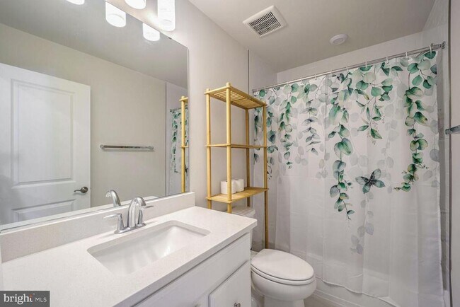 Building Photo - 10864 Foxtrot Cir