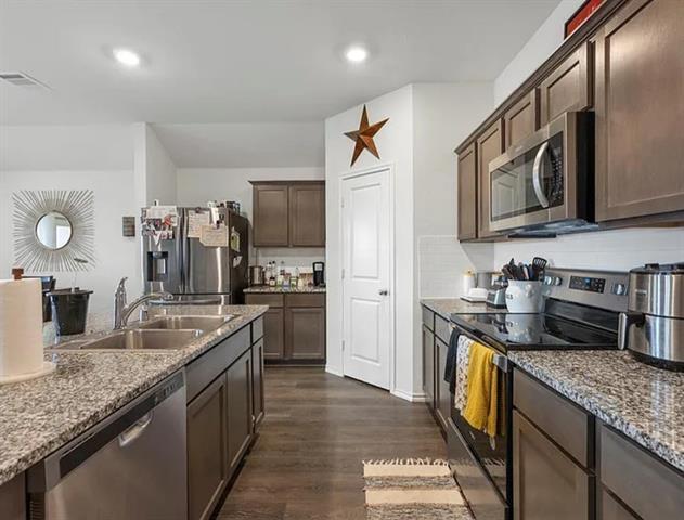 Building Photo - 1304 Lowhill Dr