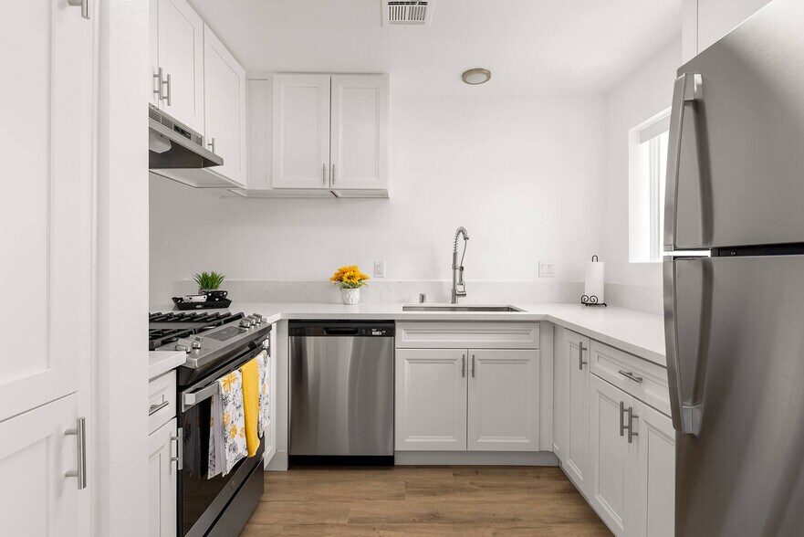 Building Photo - Mar at Grove