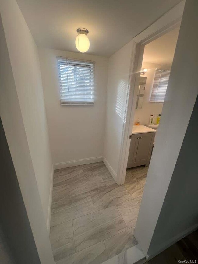 Building Photo - 223 S 8th St