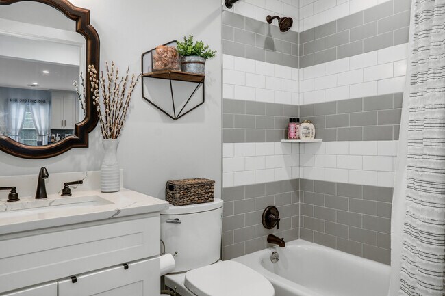 Building Photo - 25 Wilmer St