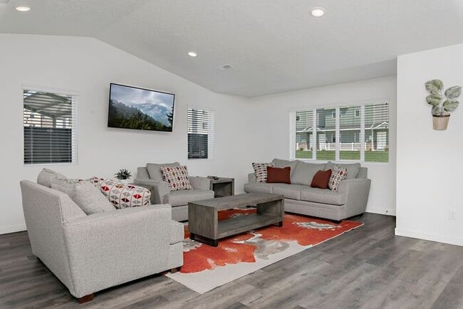 Building Photo - Gorgeous 3-Story 2021 Payton Model Townhom...