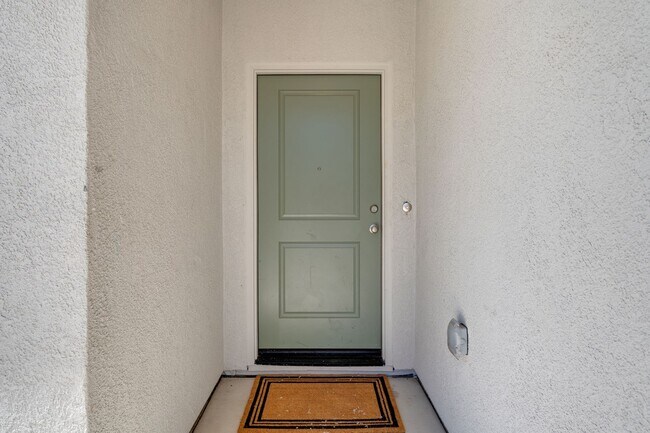 Building Photo - New 4 Bedroom Home with Next Gen Suite + S...