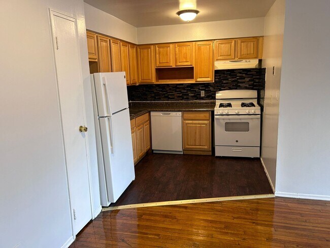 Interior Photo - Hampshire Court Apartments