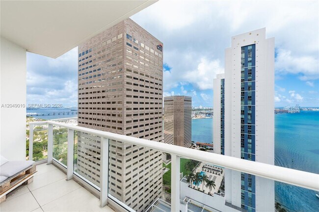 Building Photo - 300 S Biscayne Blvd