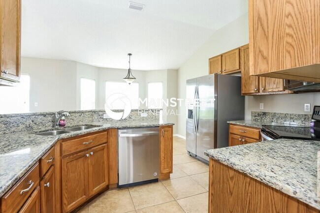 Building Photo - 4 Bedroom Pet-Friendly Home in YULEE, FL with Main Street Renewal