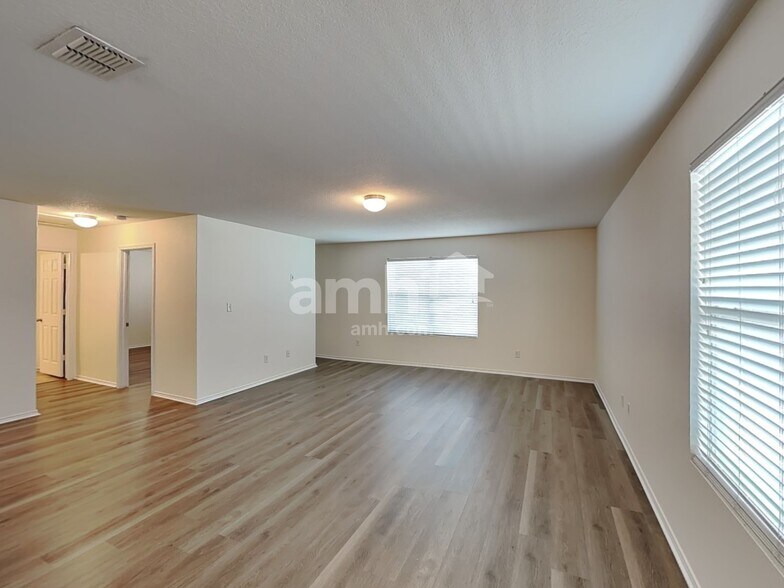Building Photo - 12111 Amber Vis